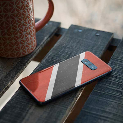 Trinidad and Tobagao Flag Distressed Galaxy S10e Skin